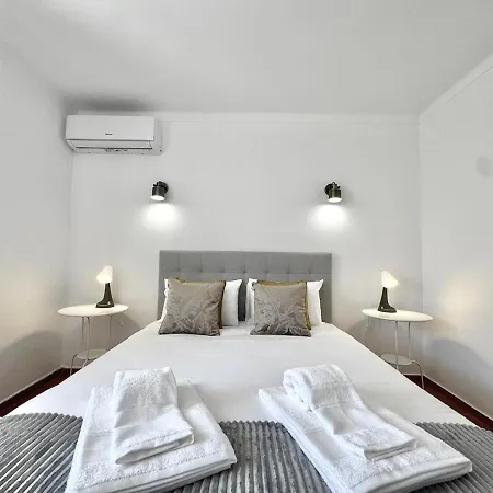 15 Min Away! - Rustic With Ac And Wifi * Quarteira