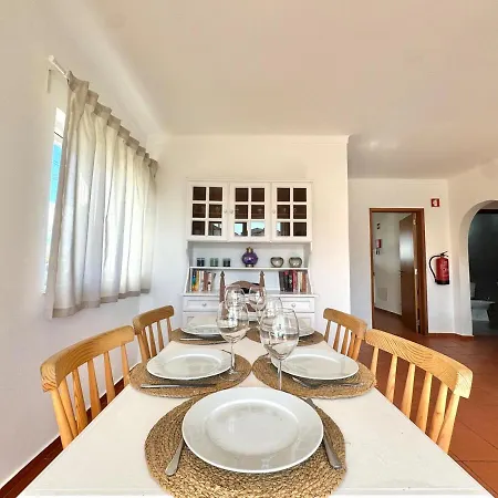 15 Min Away! - Rustic With Ac And Wifi Apartment *