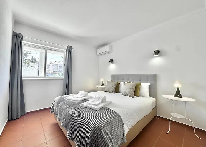15 Min Away! - Rustic With Ac And Wifi Apartment Quarteira