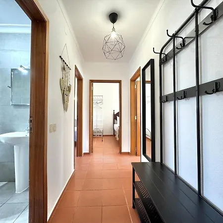 15 Min Away! - Rustic With Ac And Wifi * Quarteira