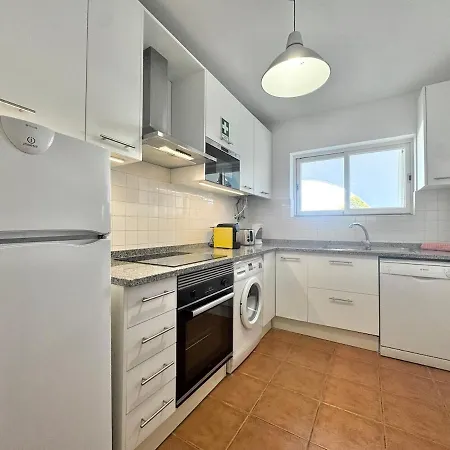 Apartment 15 Min Away! - Rustic With Ac And Wifi Quarteira