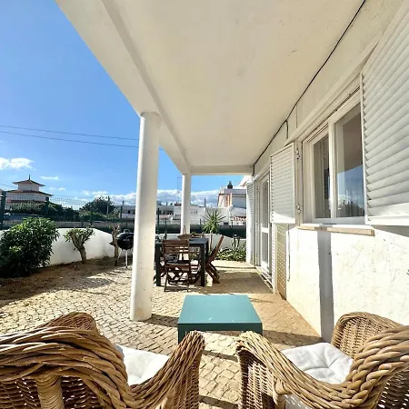 15 Min Away! - Rustic With Ac And Wifi Apartment