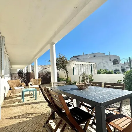 15 Min Away! - Rustic With Ac And Wifi Apartment *